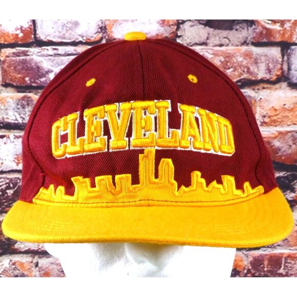 Cleveland Skyline Snapback Cap Maroon & Yellow Adjustable Hat 100% Acrylic Urban - Picture 1 of 6